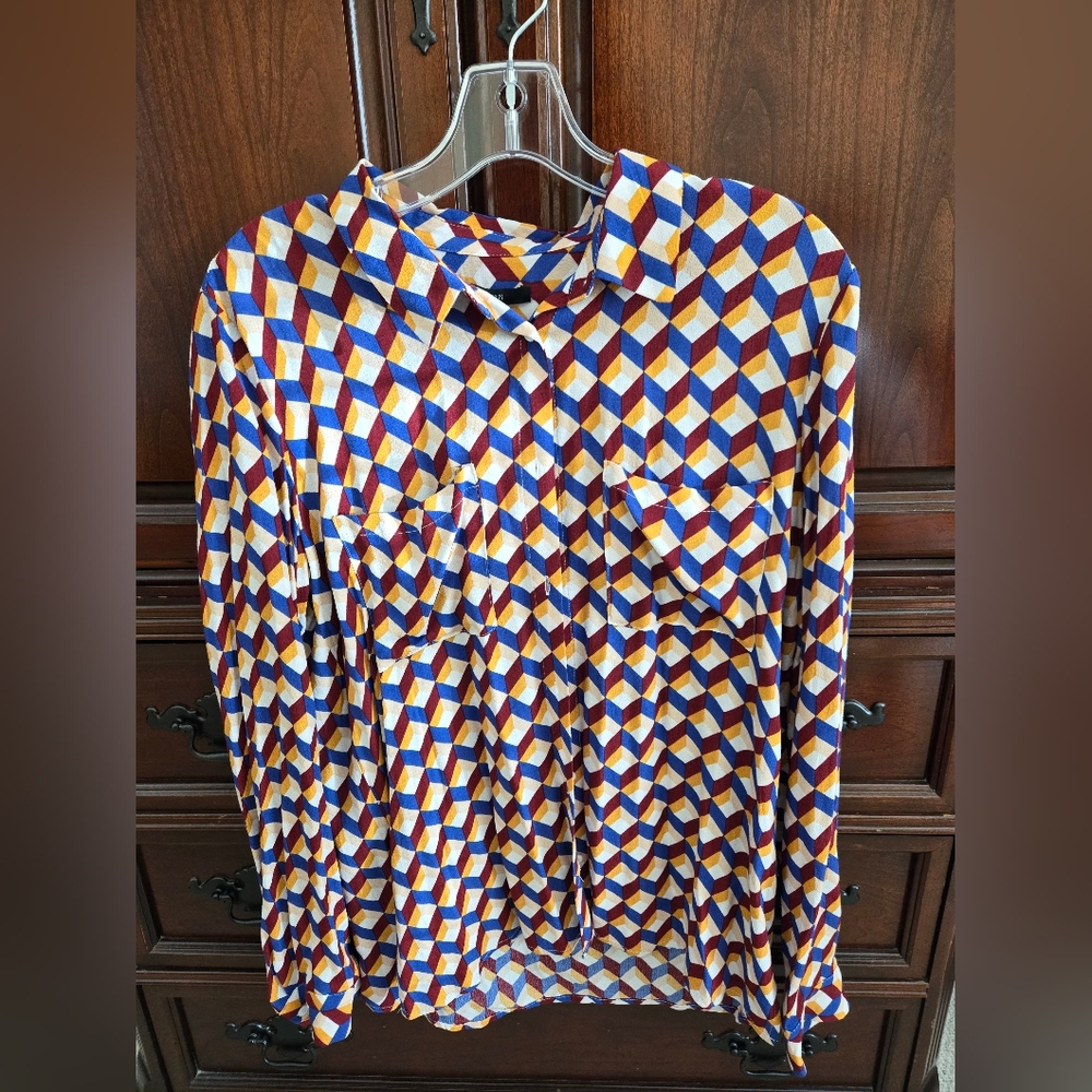 NWT Forever 21 geo print blouse top - size Medium (M)